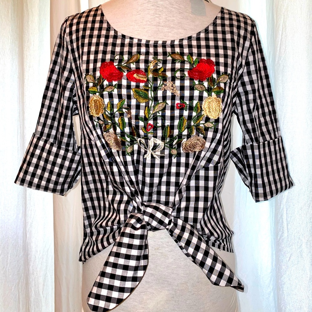 Romeo and Juliette Couture black and white embroidered gingham top Medium NWT